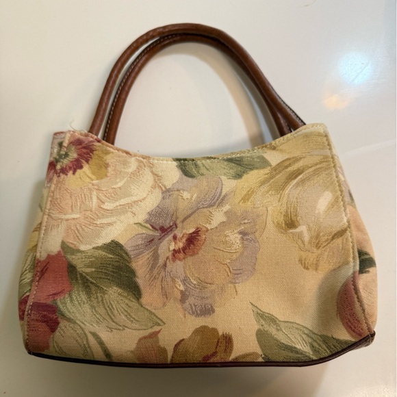 Relic cross body bag - Picture 2 of 5